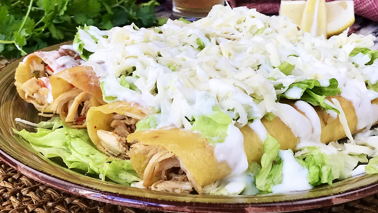 Arriba 41+ imagen flautas de pollo mexicanas receta ingredientes