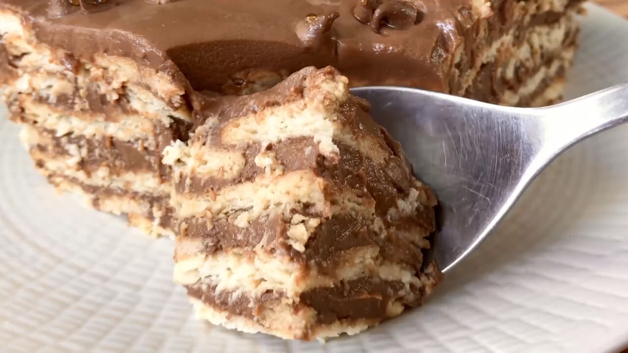 Cómo hacer una tarta de chocolate con galletas