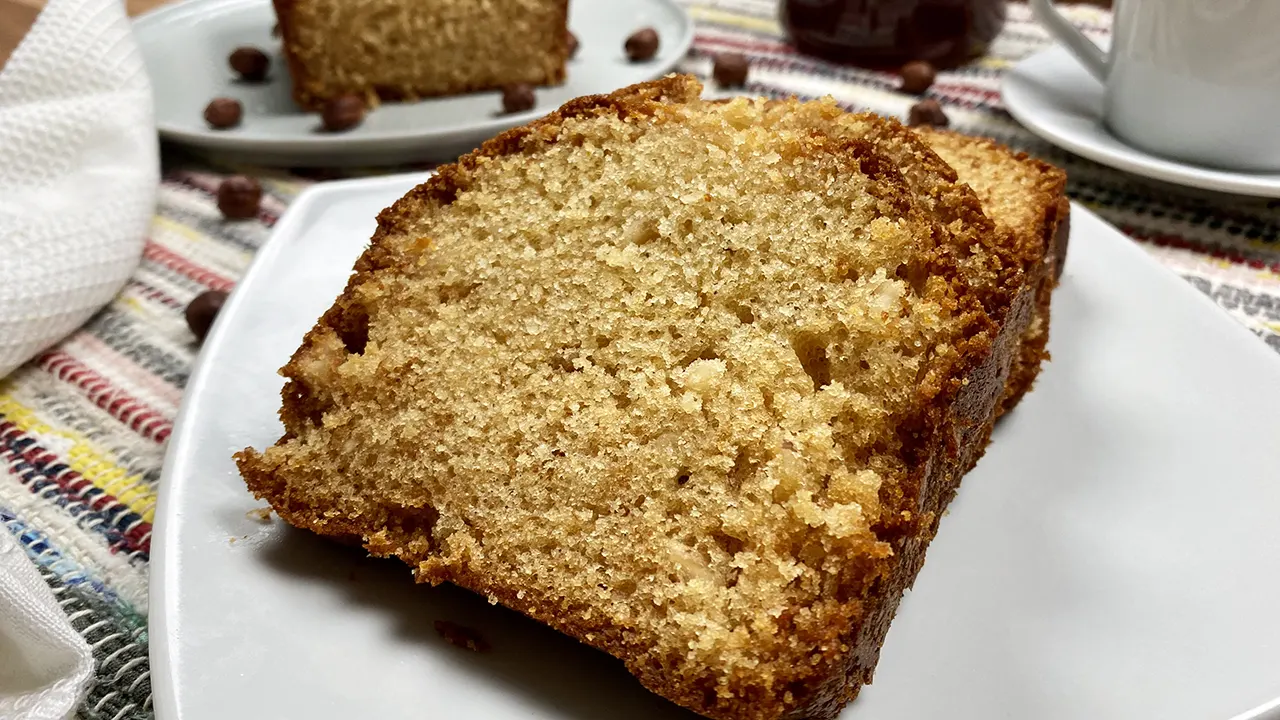 Bizcocho de miel y avellana