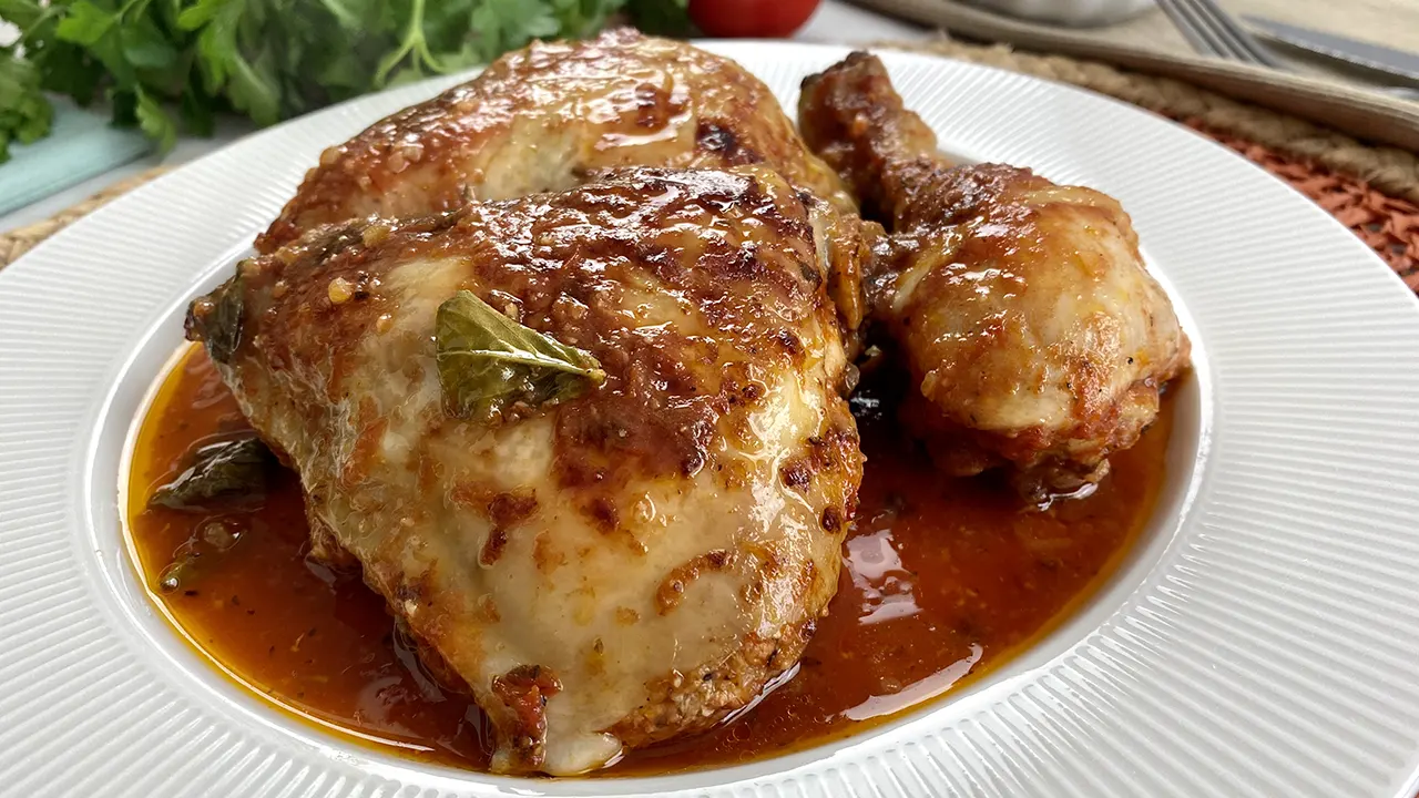 Contramuslos de pollo en salsa de tomate | VIDEOS PASO A PASO