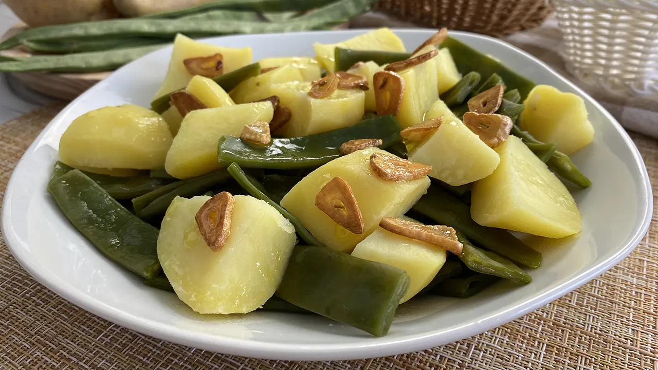 Patatas con judias verdes y ajo