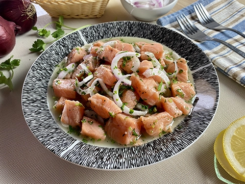 Ceviche de salmón, fresco y delicioso!