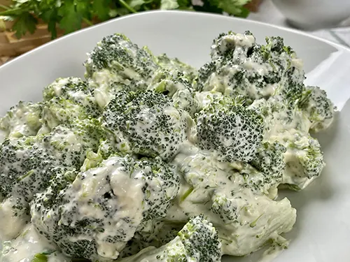 Brócoli con Salsa de Queso Parmesano, Receta Fácil y Rápida