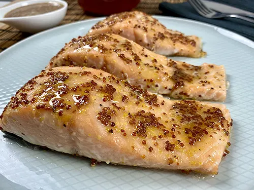 Salmón con miel y mostaza | El Mundo en Recetas