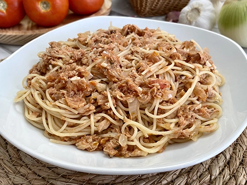 Espaguetis con atún, una receta fácil y rápida de preparar